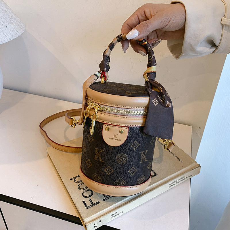 Light Luxury Portable Fortune Bucket Handbag Women's 2024 New High-end Winter Niche Design Crossbody Bag Trendy
